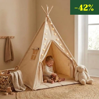 Le tipi enfant avec tapis et guirlande