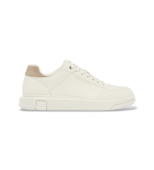 trainers-touch-white