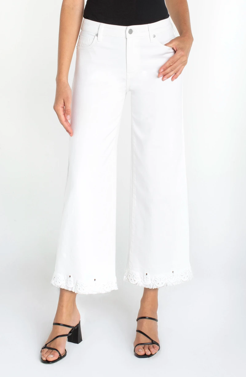 Image of PETITE STRIDE WIDE LEG CROP W/ EMBROIDERED HEM