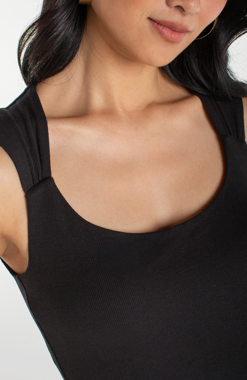 Image of SLEEVELESS BUILT-IN BRA KNIT TOP