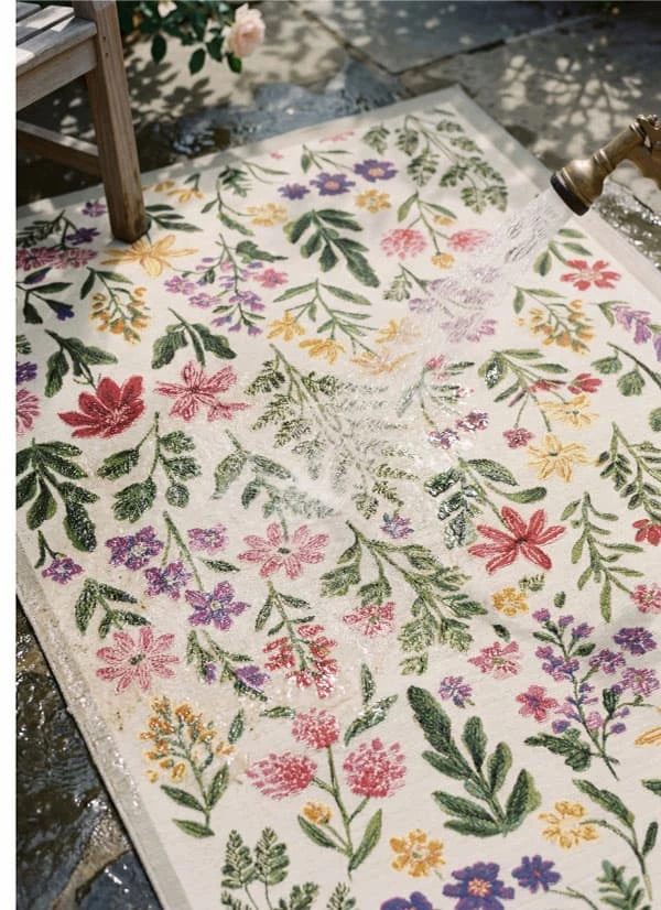 Shop Duskan Floral Indoor/Outdoor Rug