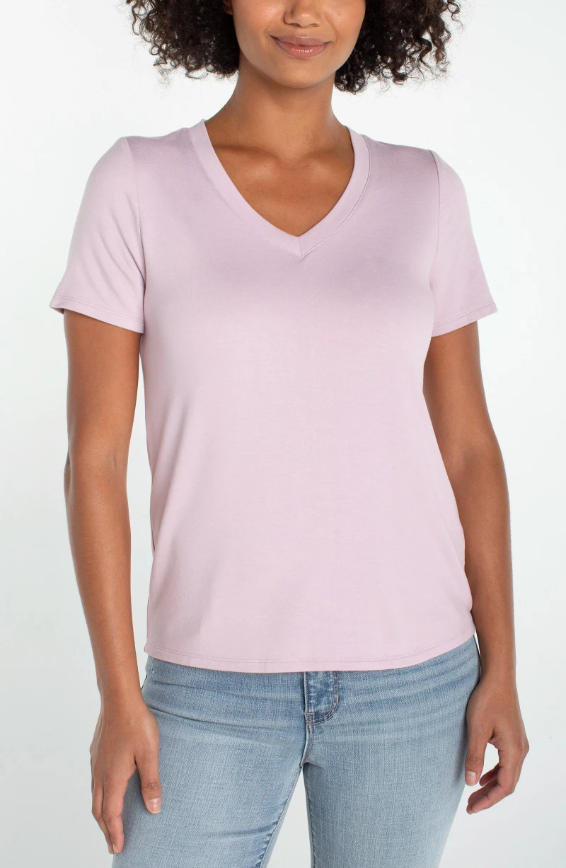Image of SHORT SLEEVE V-NECK KNIT TEE